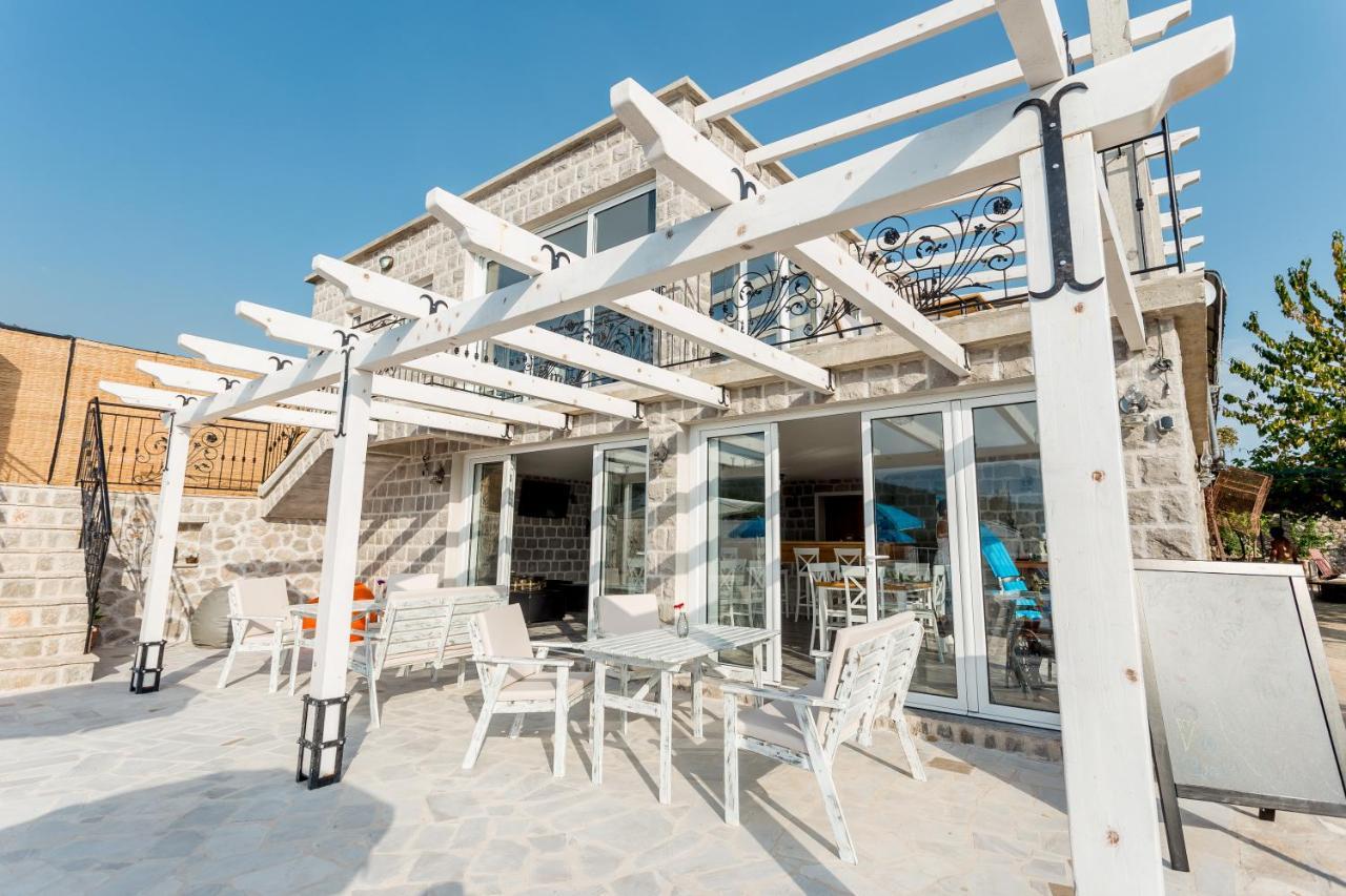 Lustica Apartments Kültér fotó