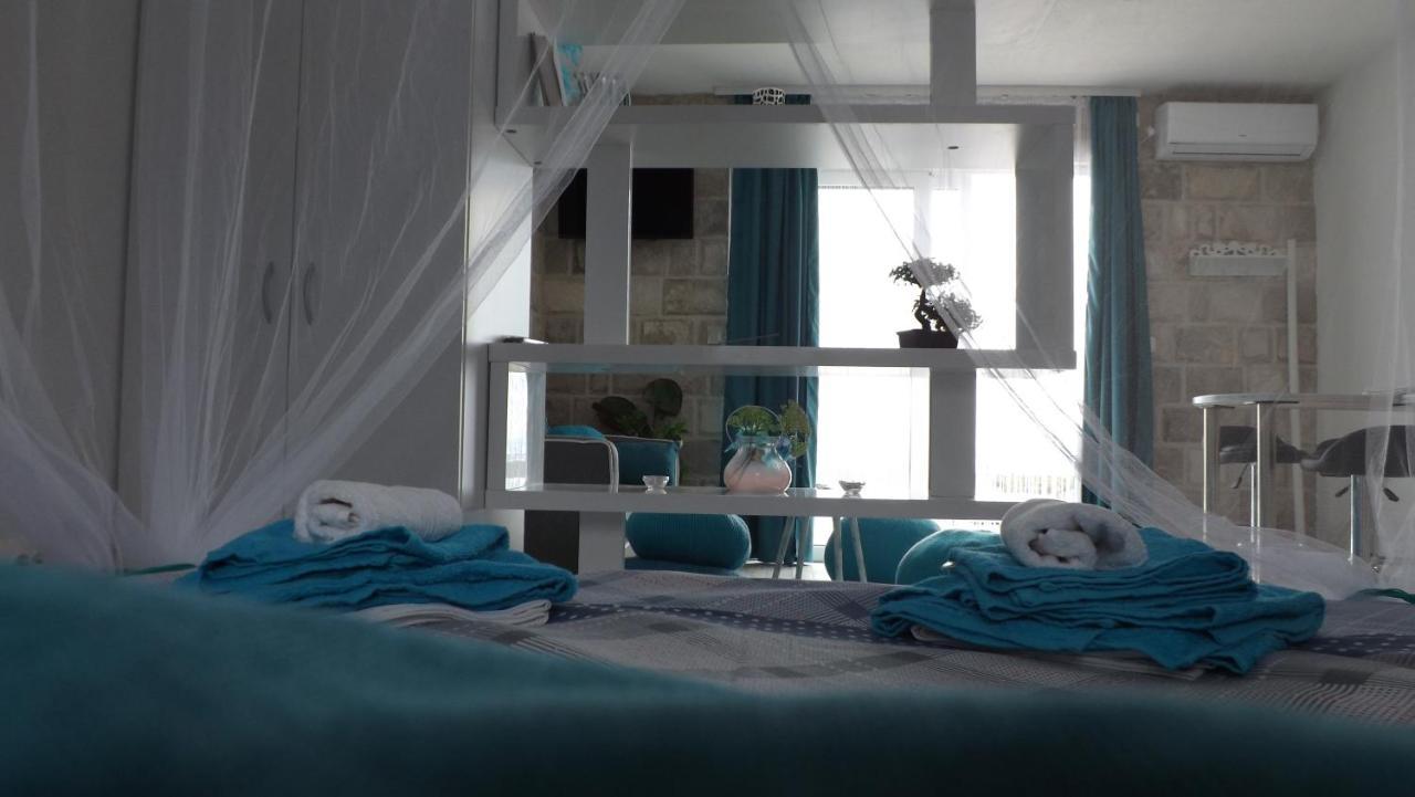 Lustica Apartments Kültér fotó