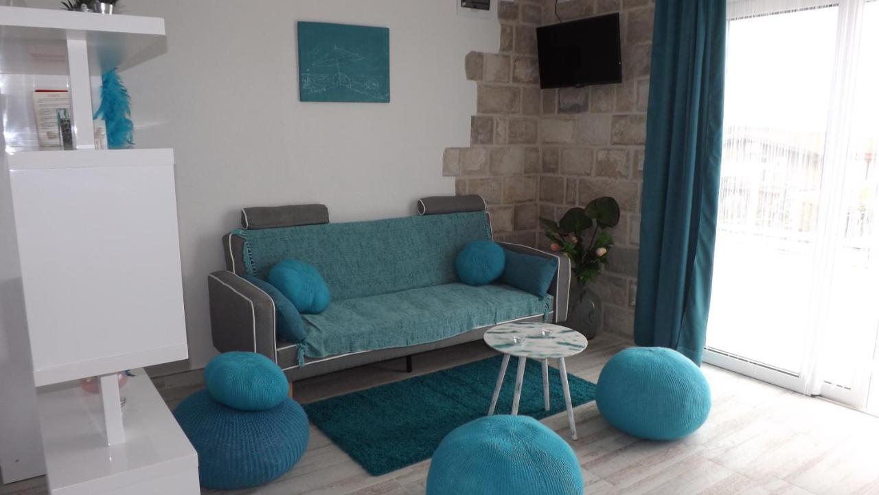 Lustica Apartments Kültér fotó