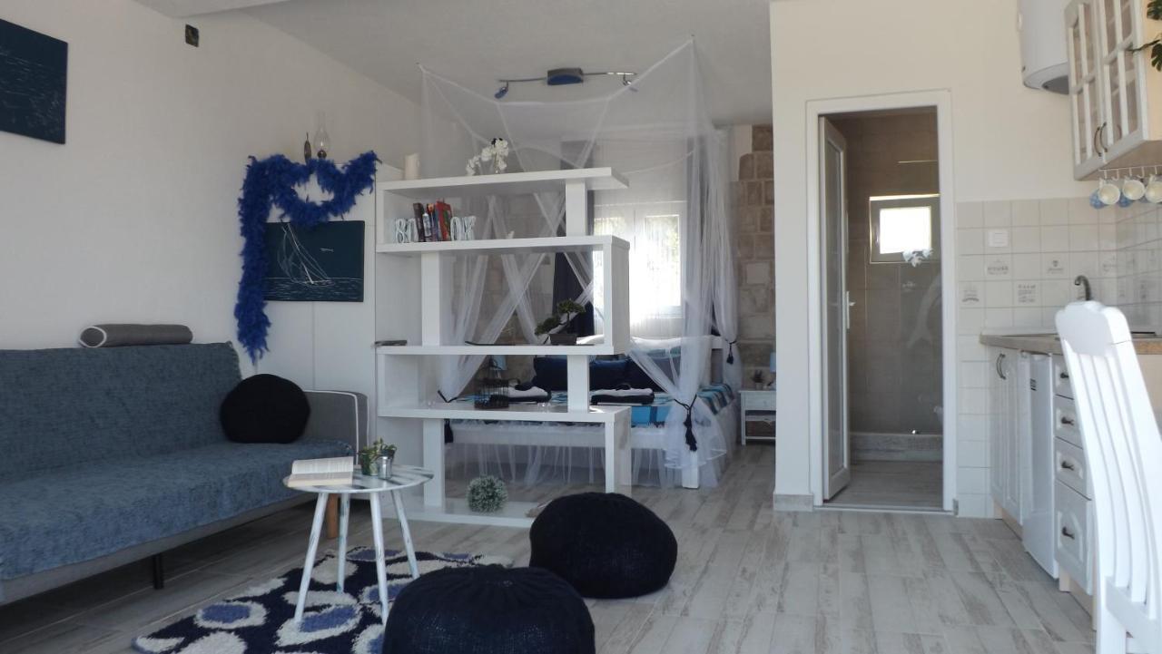 Lustica Apartments Kültér fotó