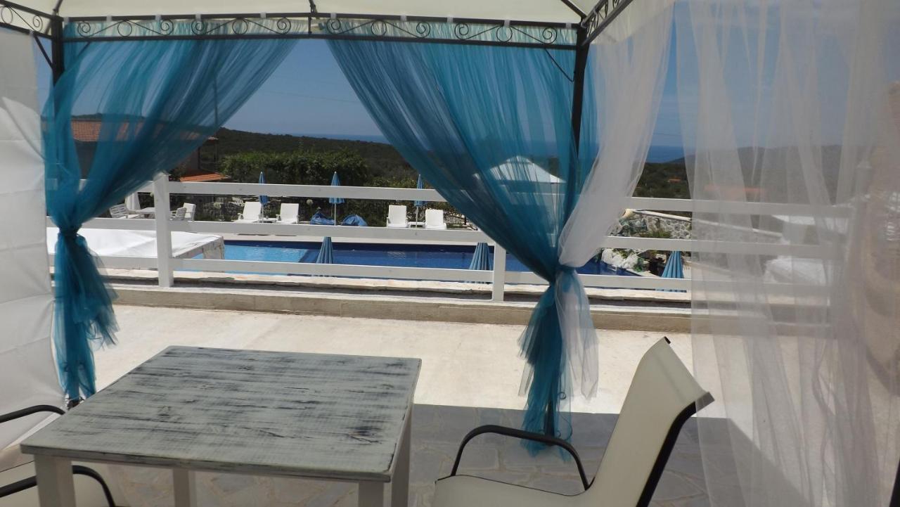 Lustica Apartments Kültér fotó