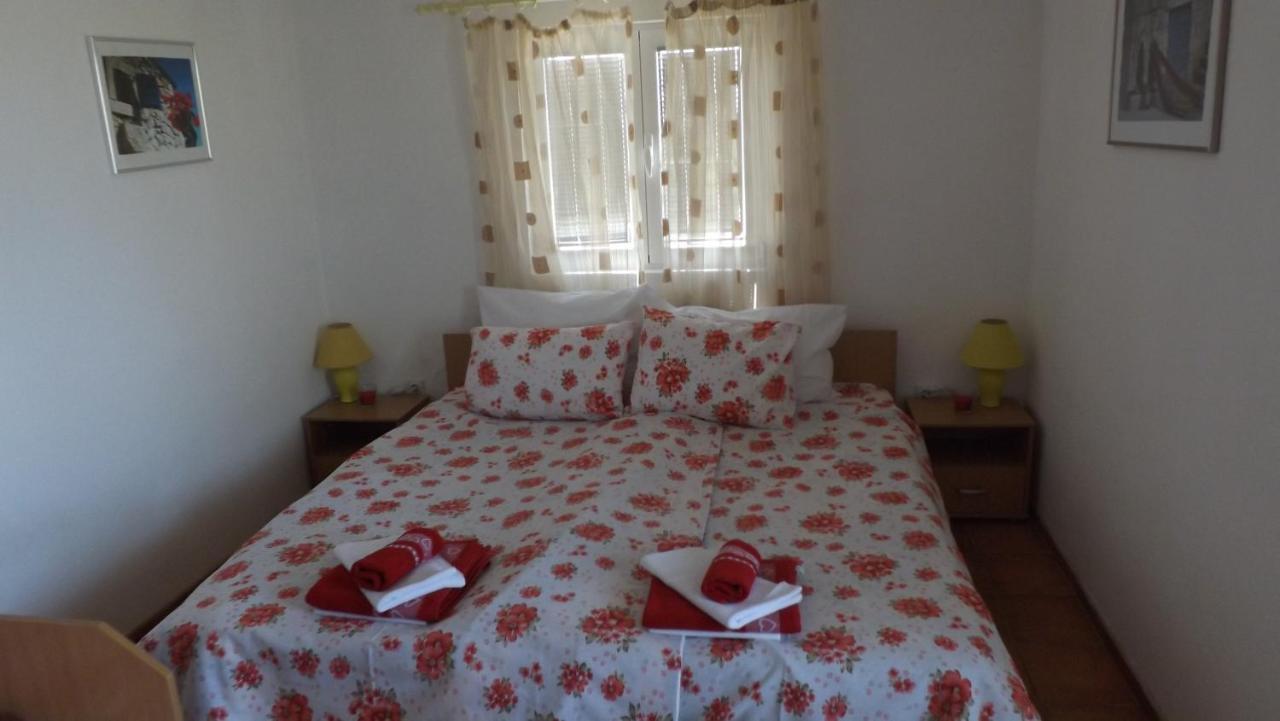 Lustica Apartments Kültér fotó